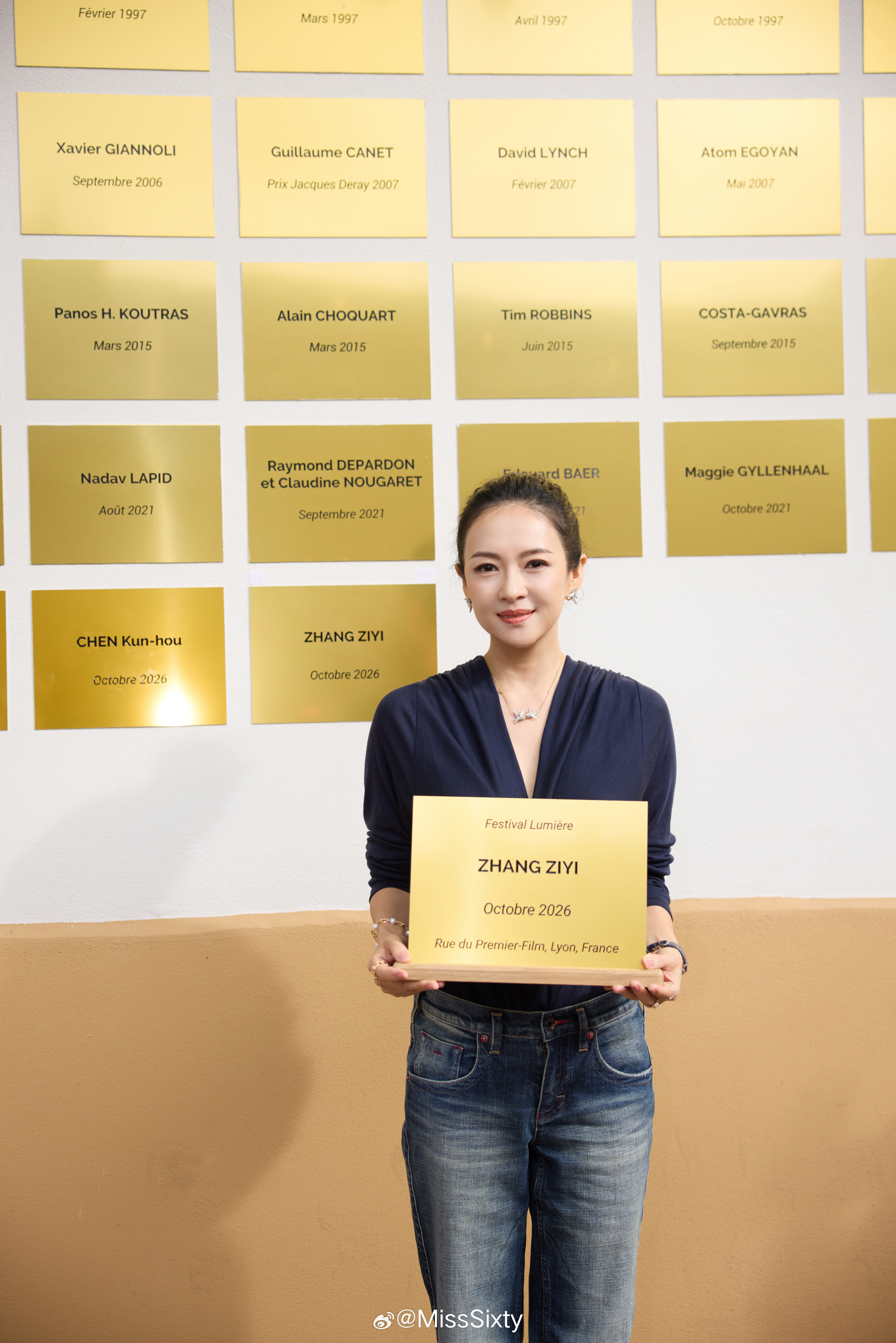 SixtyGirls丨章子怡光影有迹，风格有度。演员章子怡身穿MISSSIXTY2026秋季黑金系列