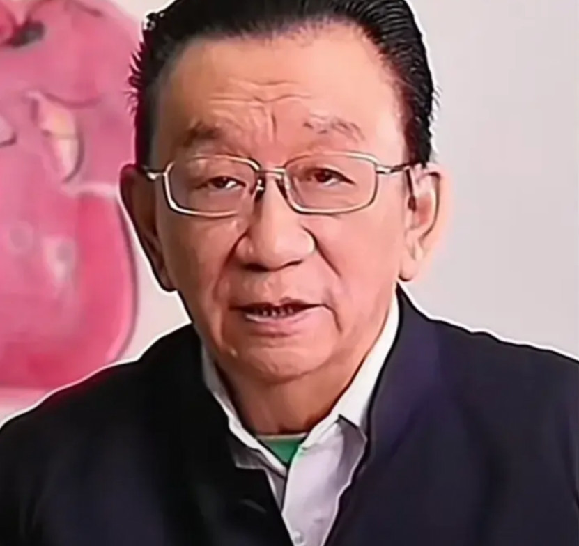 自从杨议宣布自立门户之后，侯耀华就没再直播，大概率是伤心了。其实，他也只是给自