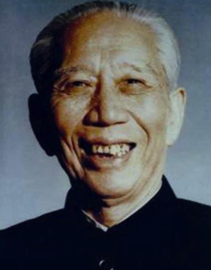 1957年，王震去日本考察，出发前，周总理特意交代：“去了日本，不要买他们的东西