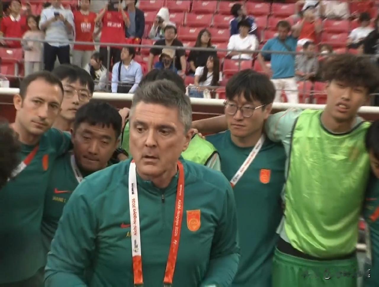 真是令人万万没想到！在U23中国男足亚运会摘得铜牌后，主教练安东尼奥做出了一个