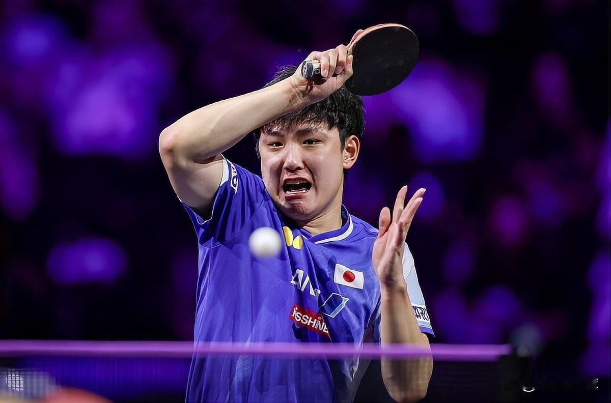 张本智和：有3个“大反差”比赛时，你肯定觉得他是暴躁型选手吧？赢球时会跪地嘶