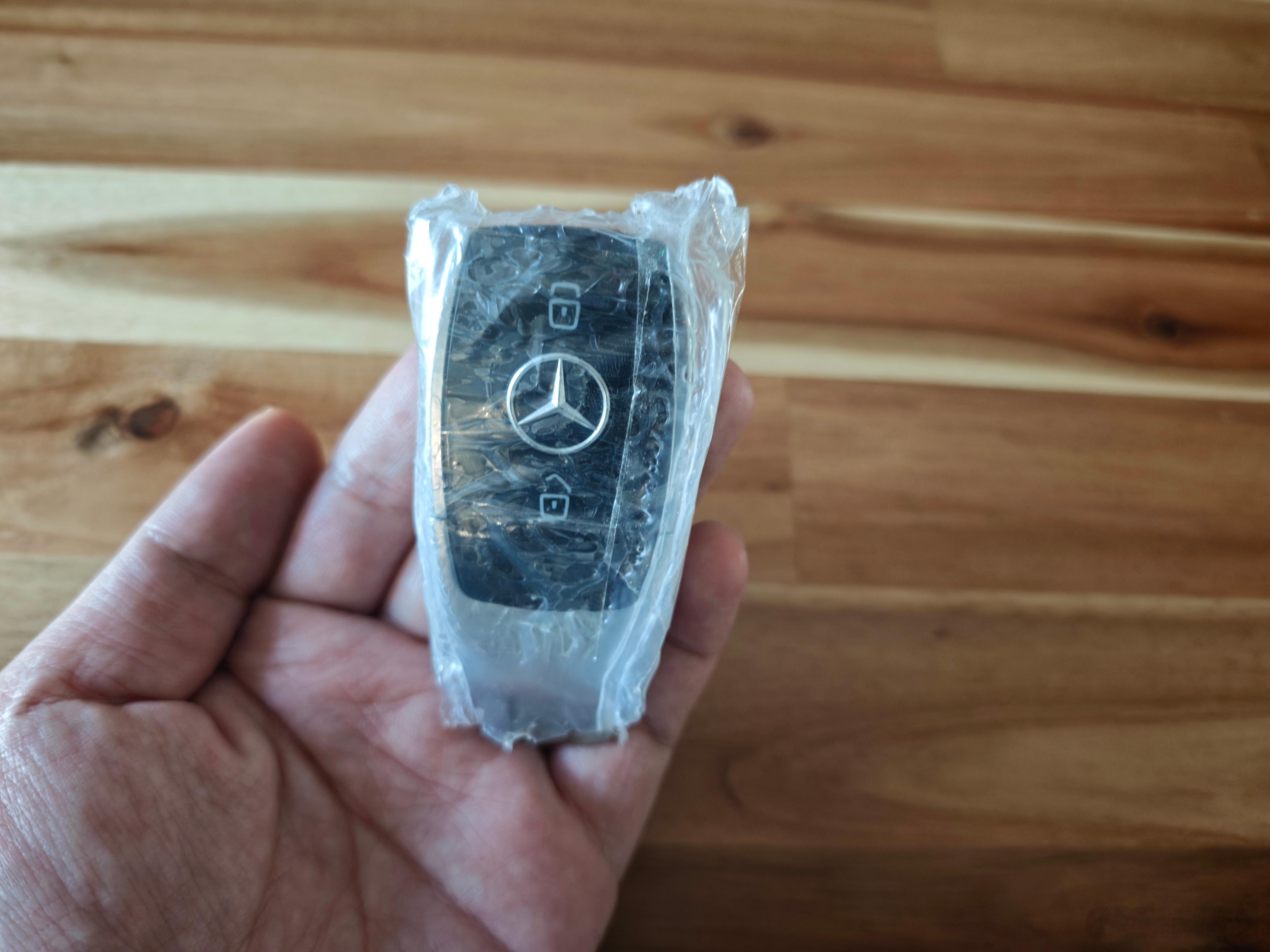 提车半个月了，开了500km，4S店包的钥匙塑料膜还没舍得撕，小G还是得开出去遛