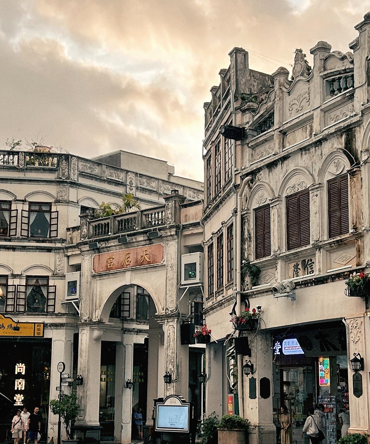 海南旅游搞了“旅游补贴”，包括机票、酒店住宿、景区门票、餐饮等都有补贴，乍一看很