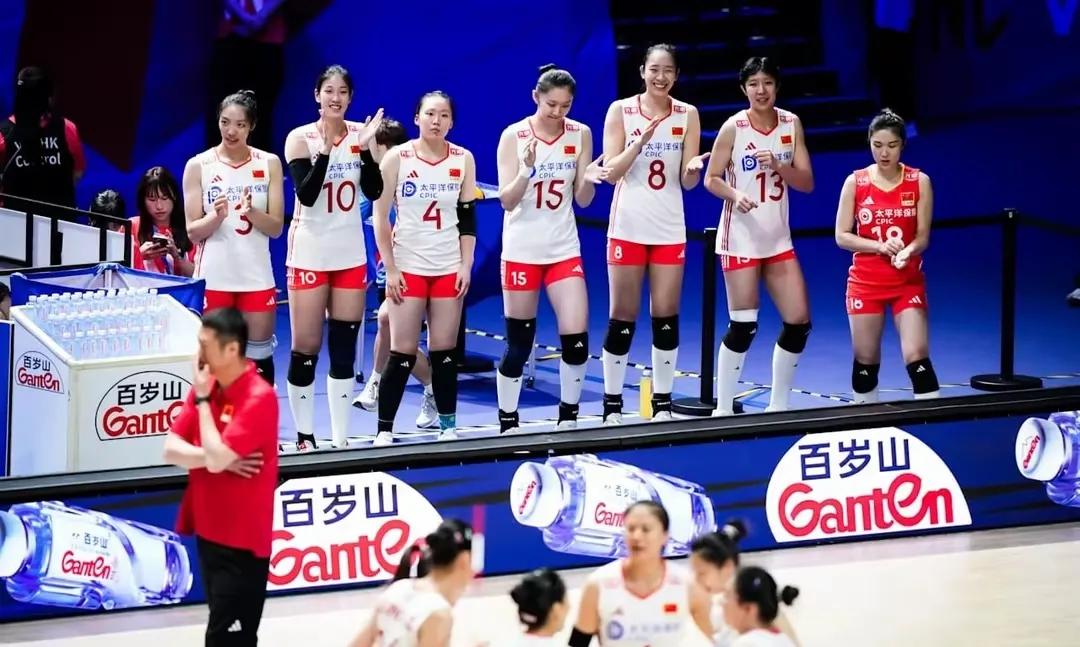 中国女排3-2险胜NO.19，只得0.01分，吴梦洁32分立功，3人不及格这支新