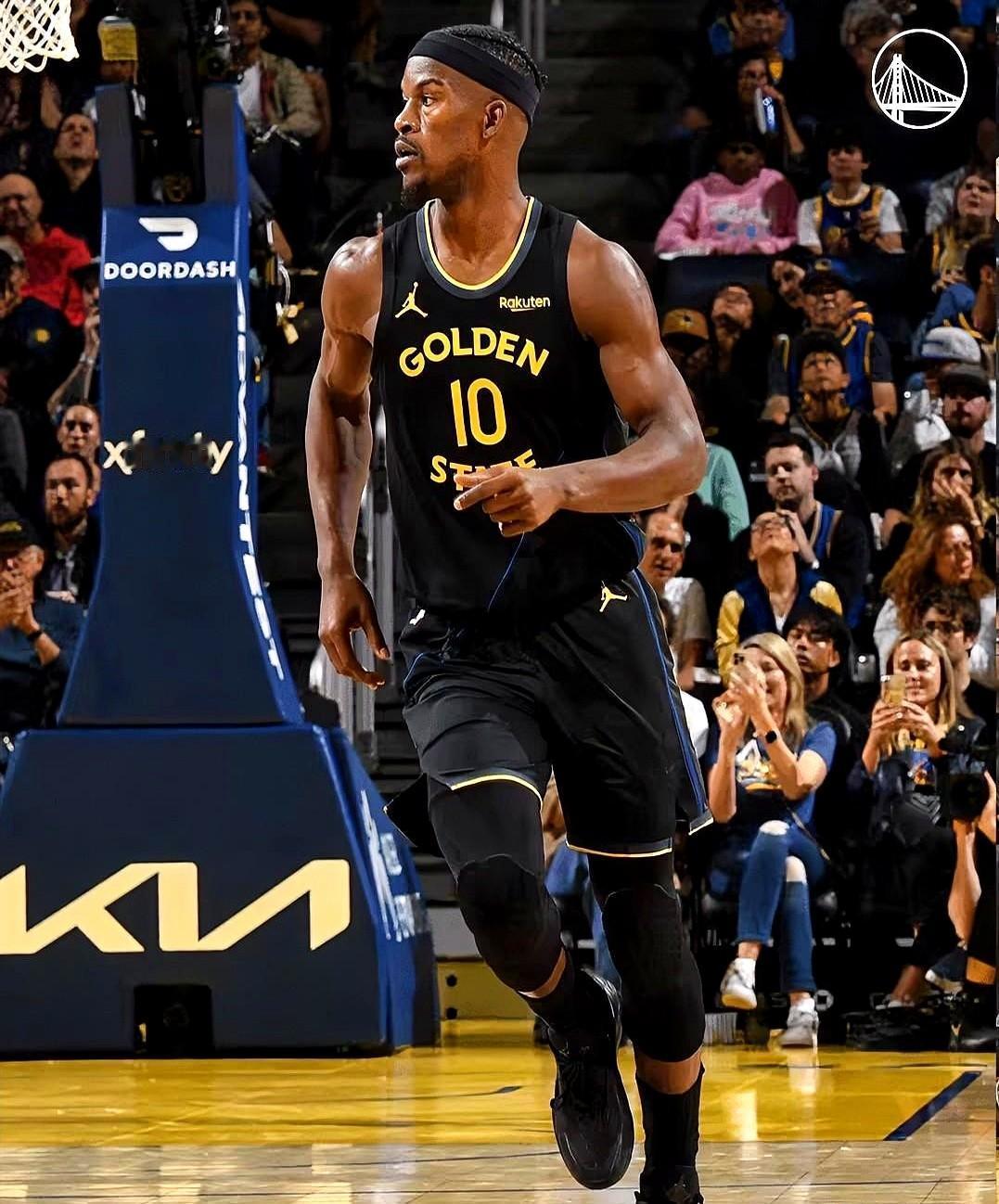 沃克成了勇士的第七人。18分钟4分3失误，球权直接变礼物。勇士这边，霍福