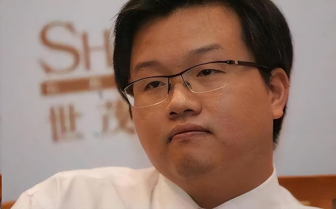 父亲叫停扩张，儿子激进追万亿：世茂二代接班的代价1998年加入世茂，许世坛2