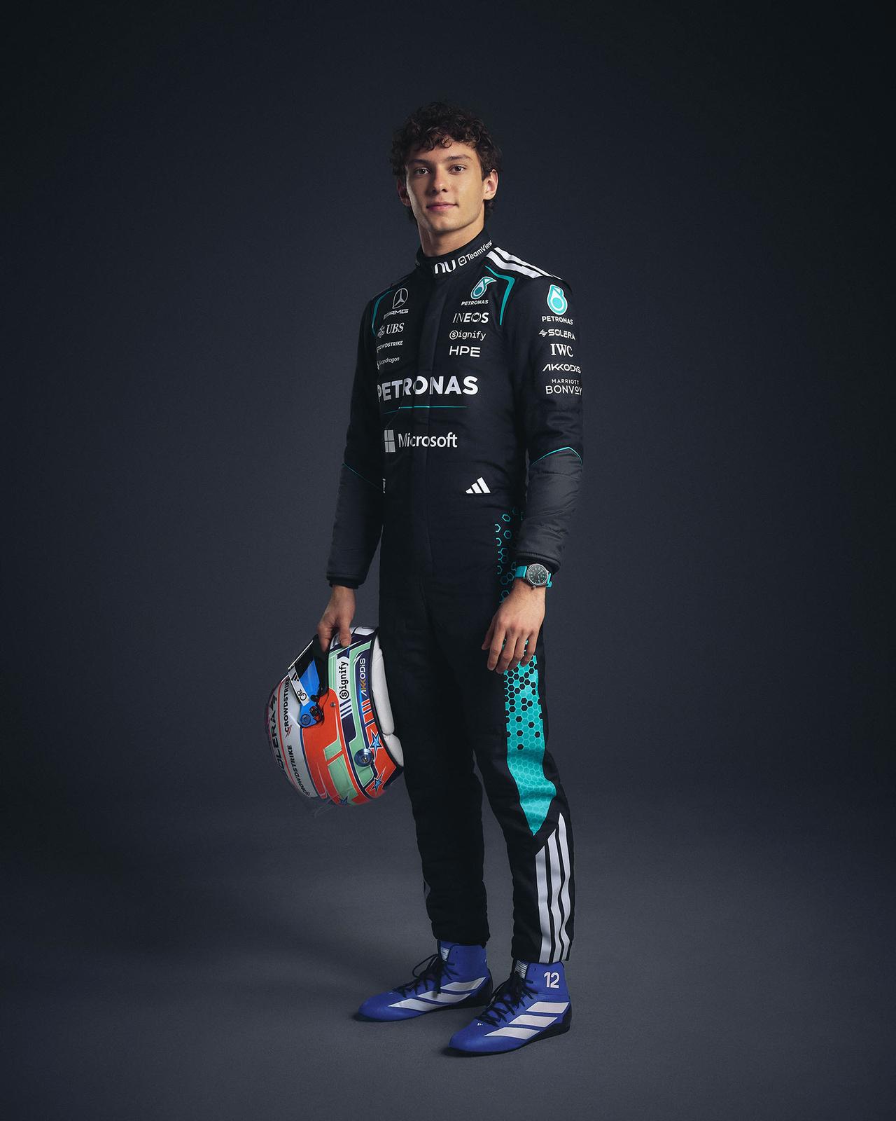 梅赛德斯-AMGF1车队新赛季赛车W17 梅赛德斯-AMGF1车队已经揭