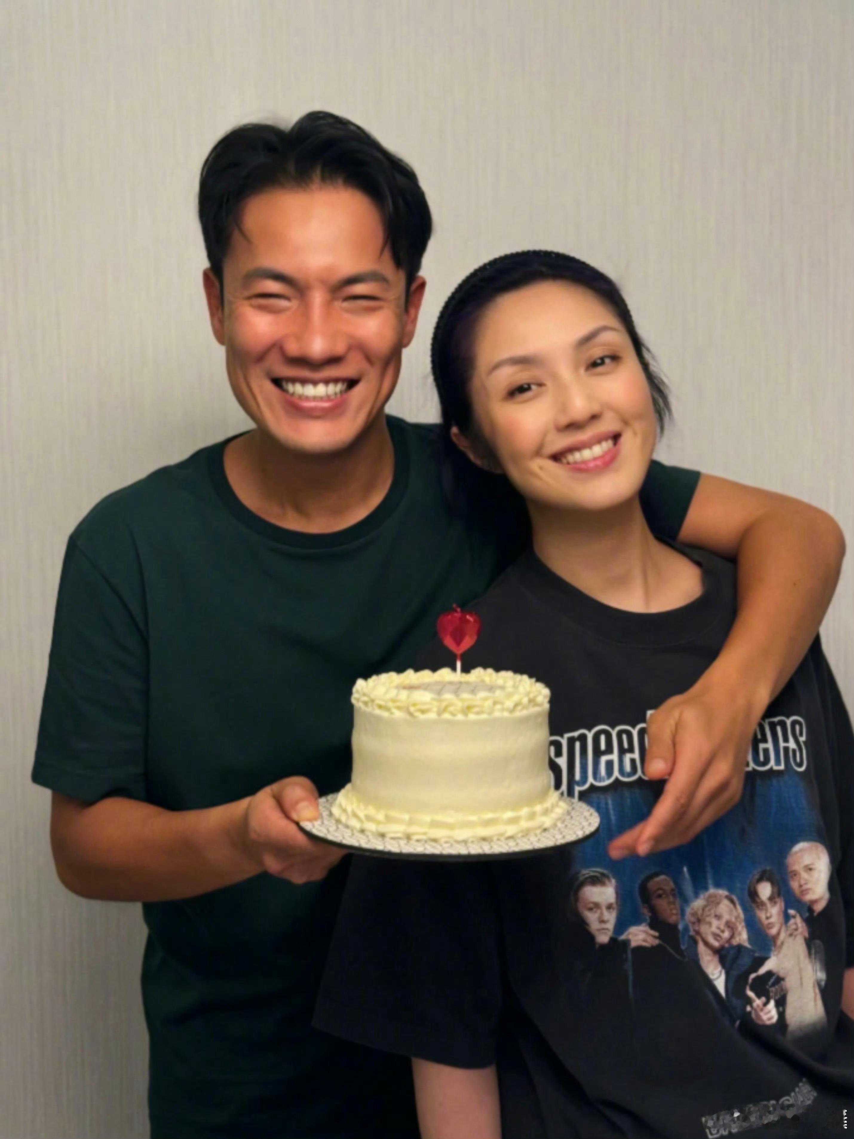 杨千嬅丁子高结婚16周年杨千嬅丁子高庆祝结婚16周年杨千嬅丁子高结婚16周年