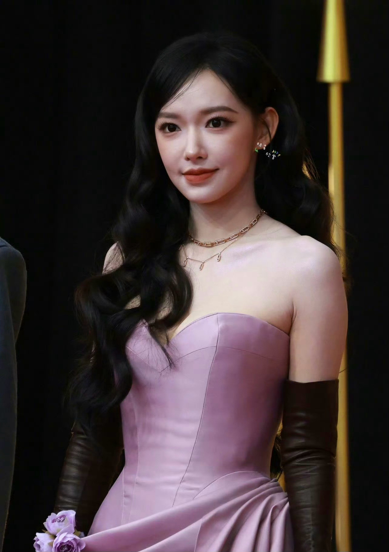 程潇卢昱晓的红毯生图，谁的状态ok？程潇红毯状态