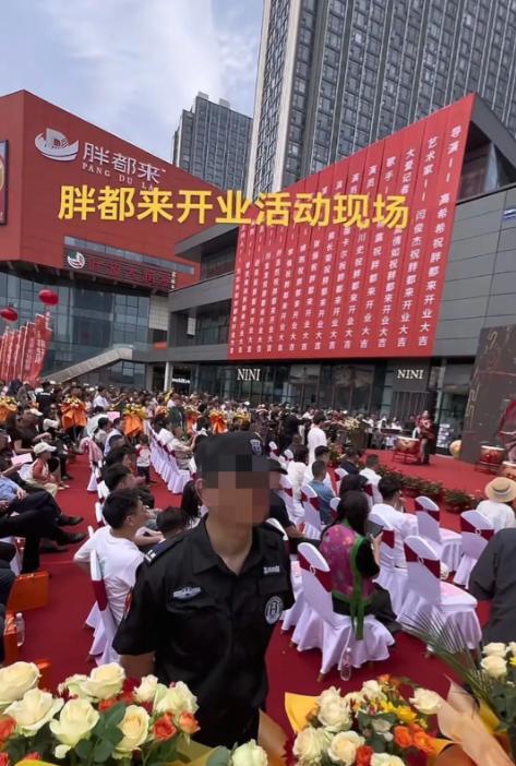 都建明现在估计后悔死了吧，抄袭胖东来，起名“胖都来”，没想到都不买账现在被质疑