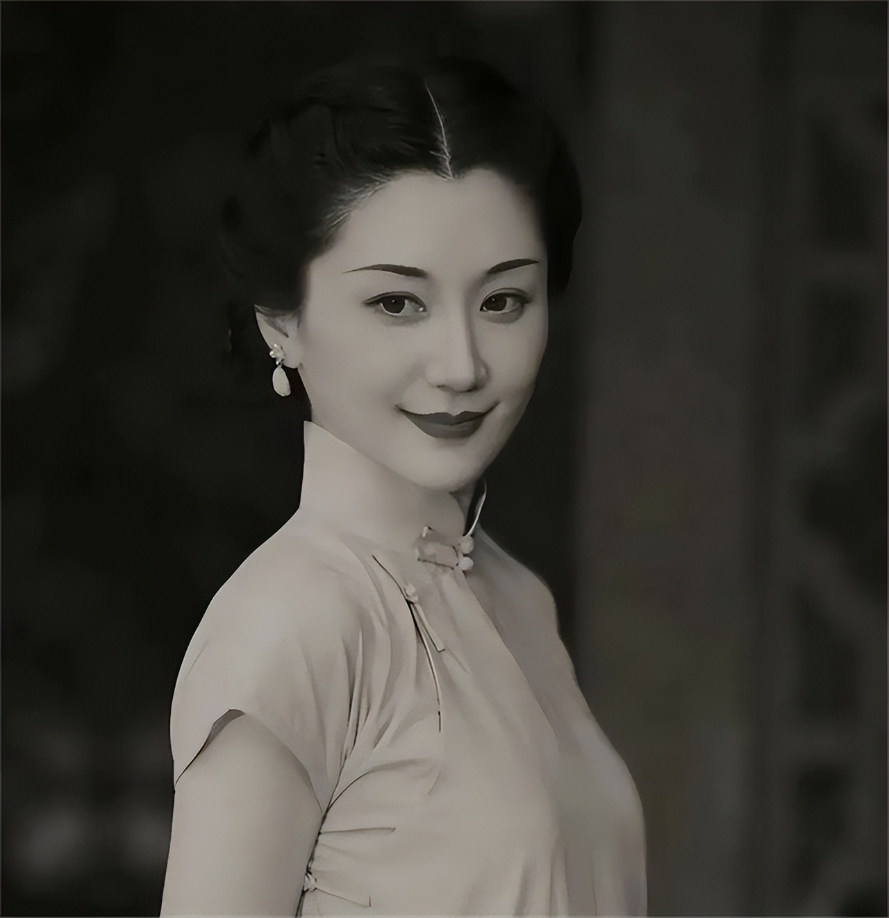 1948年，国民党团长楼将亮的夫人陈愉，在武汉一家医院内被6人轮奸。虽然说这是军