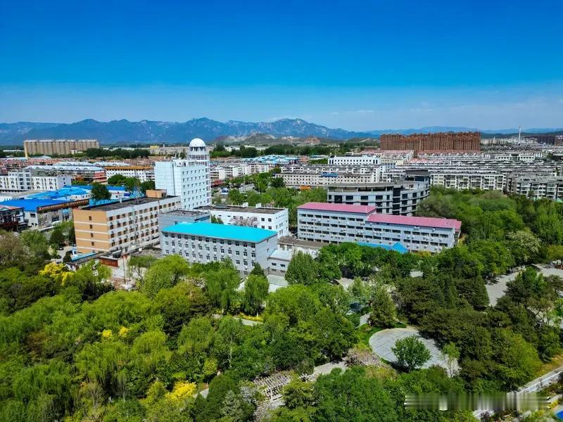 北京密云二中考入清华大学、北京大学情况汇总：2025年：3人2024年：4人