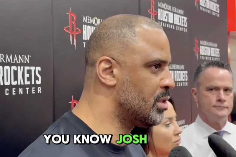 NBA季后赛首轮，火箭将对阵湖人。火箭主帅艾米-乌度卡接受了记者采访，被问及