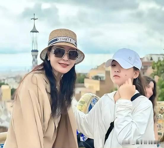 王小骞女儿患正食症，完全戒断碳水引担忧12月19日，前央视主持人王小骞崩溃大