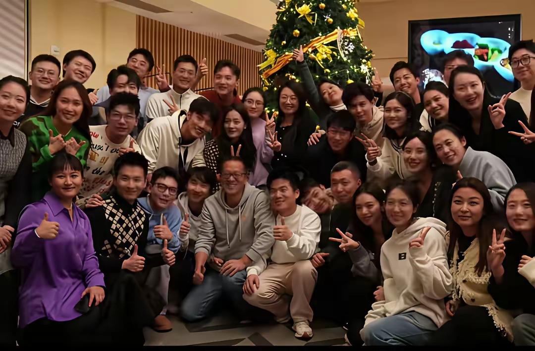 东方甄选头部主播离职，早就预料到了！第一、头部主播太费钱，明明、天权年薪10