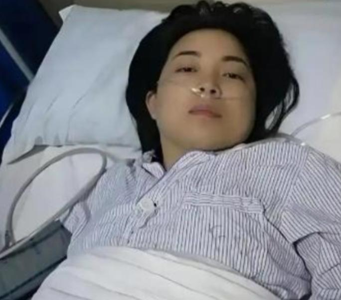 江西24岁女子病逝，原定十月成婚，最终婚礼换成葬礼，未婚夫垫付30万治疗费，办完