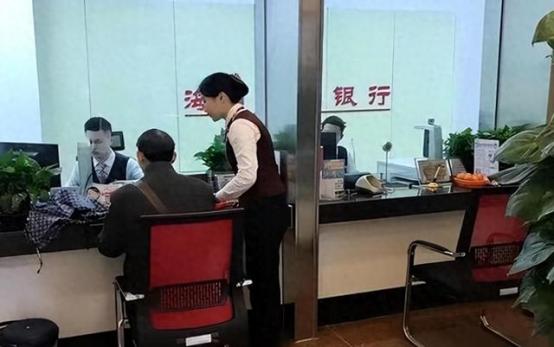 “银行败诉了！”浙江义乌，一男子在银行存入400万元，定期1年，到期后