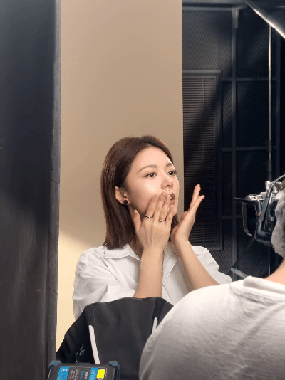 被赵今麦新风格美晕了赵今麦怎么美成这样了每次出现都带来新惊喜，风格突破超亮眼，短