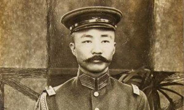 1912年，江西督军李烈钧，见好友新婚妻子漂亮，便设计害死好友娶其妻子，之后，开
