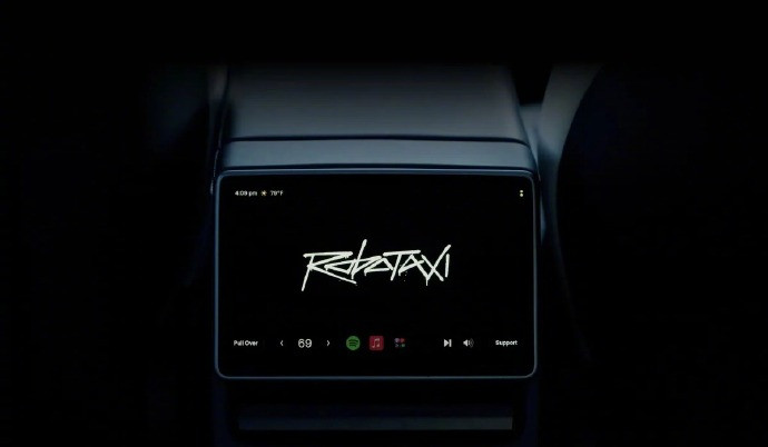 特斯拉通过软件更新，移除了ModelYRobotaxi车内的转向灯提示音