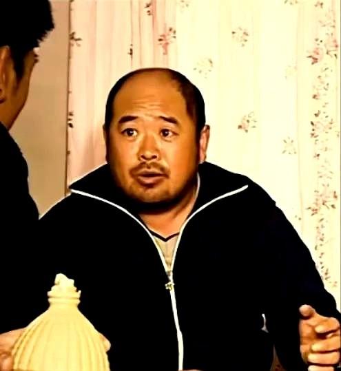 为什么这两年王晓曦一直在网上对赵本山都颇有怨言?他说自己出名跟赵本山没关系。