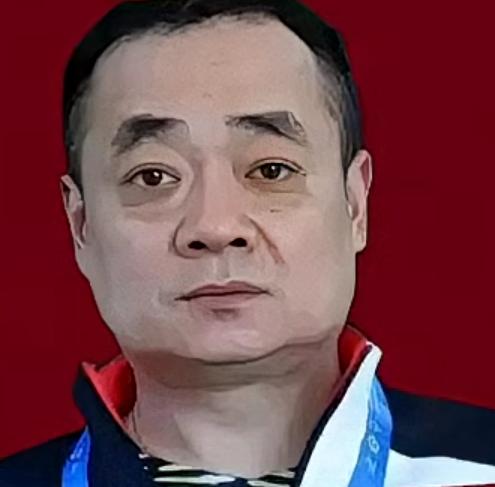 刘国梁亲哥刘国栋亮相新岗位他是刘国梁亲哥哥刘国栋没有他在背后的默默托举，