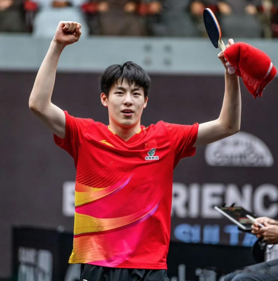 不懂就问，为什么不让温瑞博打亚洲杯?刚刚看梁靖崑退出亚洲杯，变更为小将陈俊菘。