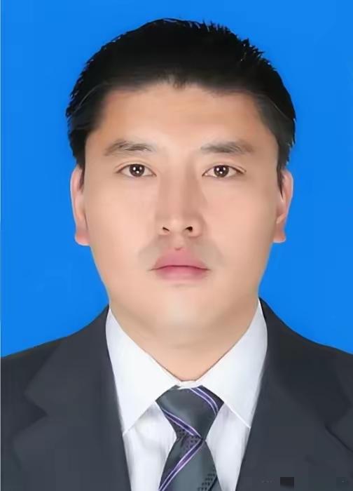 今天刷到内蒙通报，锡林郭勒盟原副盟长兴安接受审查调查，顺着公开履历看下来，挺值得