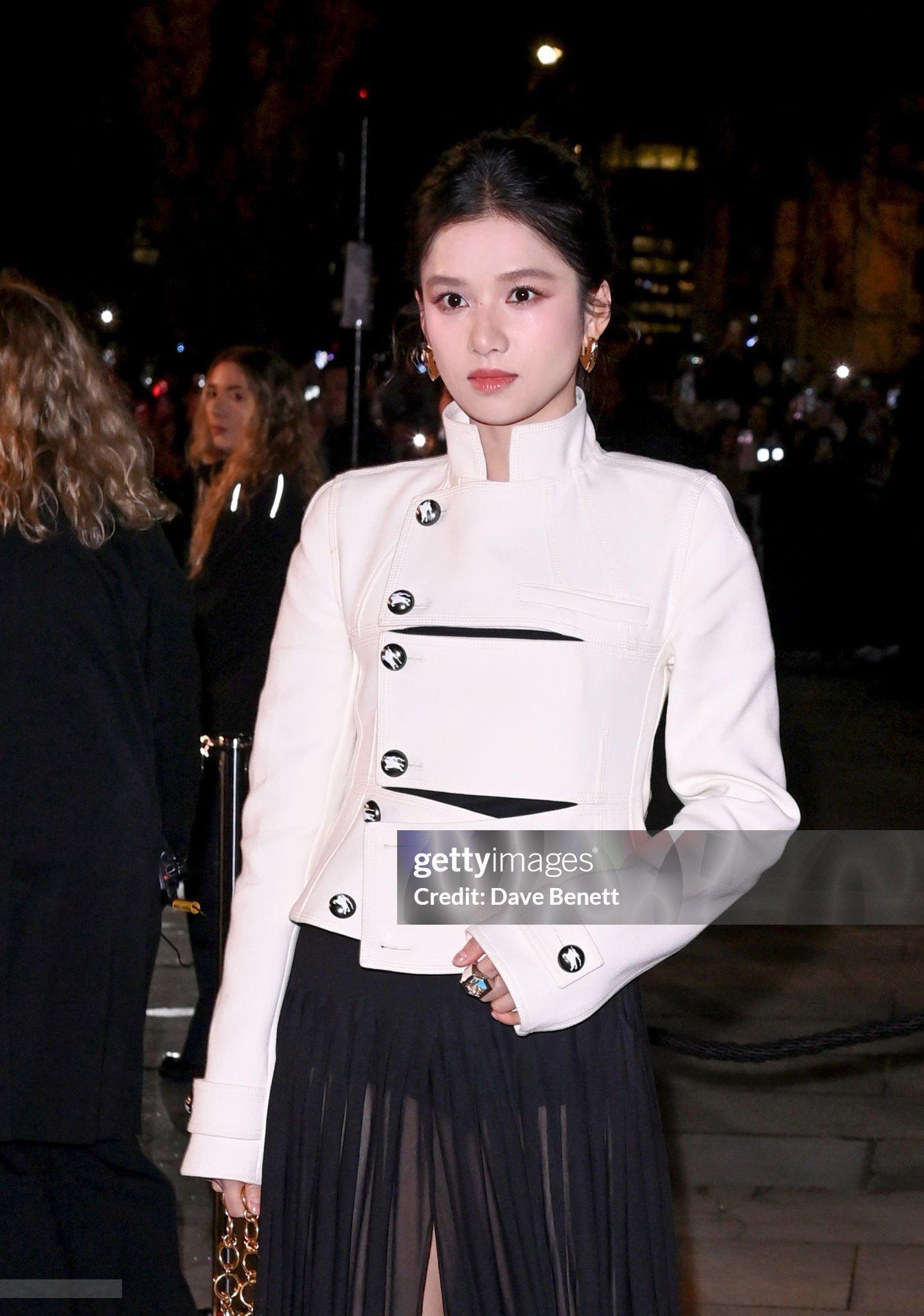 张婧仪inBurberry-LondonFashionWee