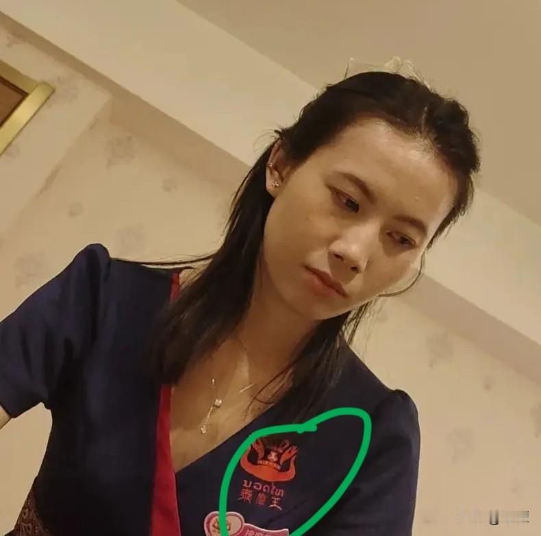 我悟出一个很现实的经商规律，高颜值女生集中涌入的行业，往往是当下最挣钱的赛道