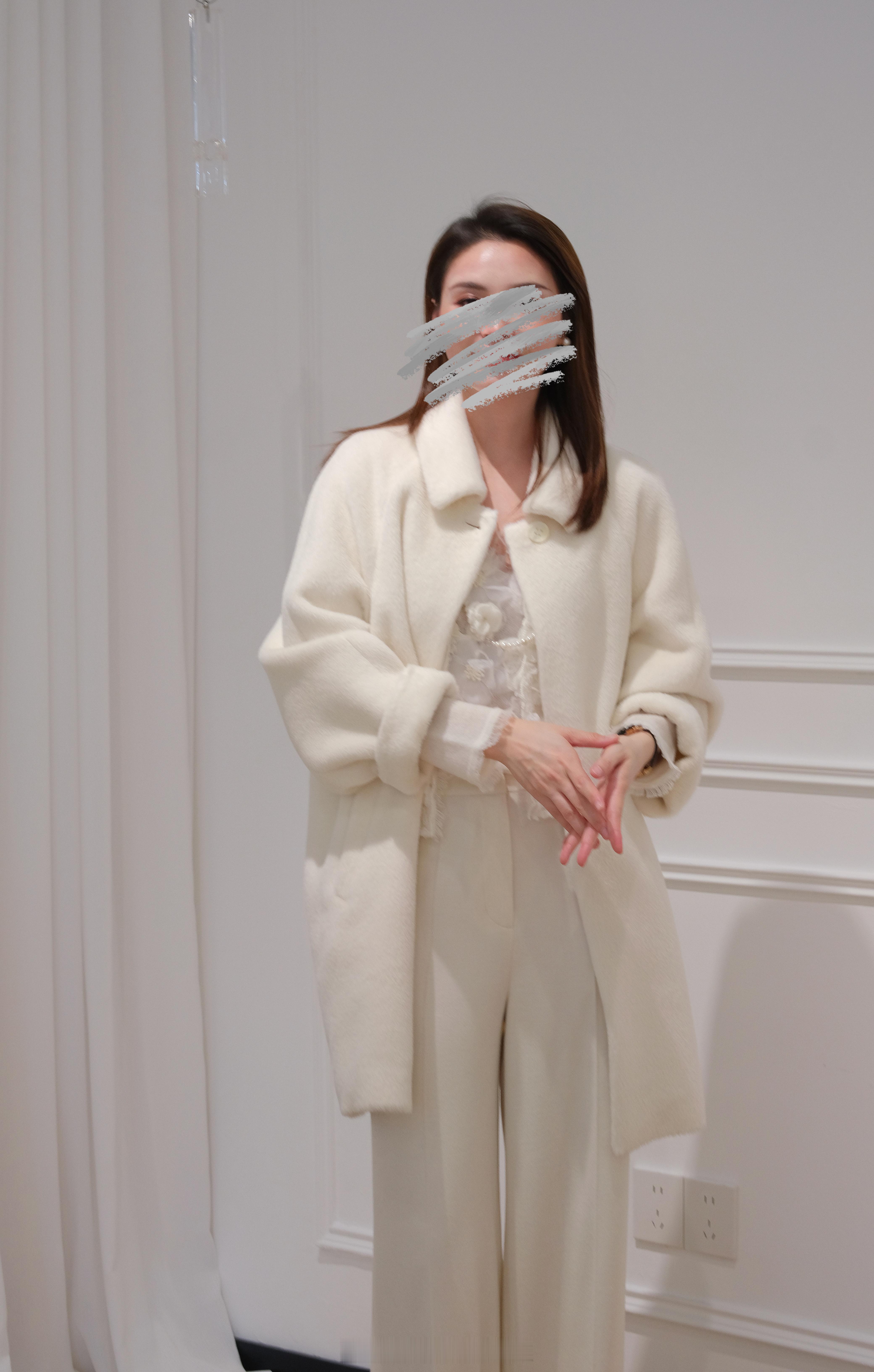 以后展厅也能拍一点照片啦～很能感受到衣服的质感OOTD每日穿搭时尚穿搭今
