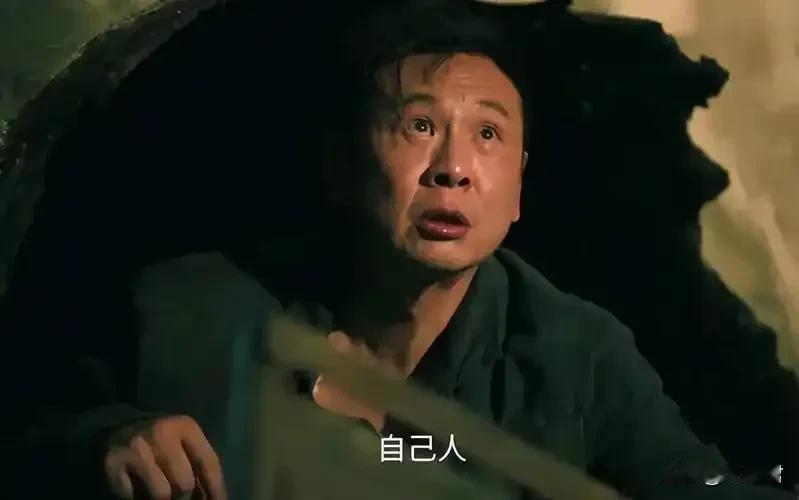 《扫毒风暴》里有二位演员，几乎可以以假乱真，怀疑不是演的毒犯，而是真的毒犯，真的