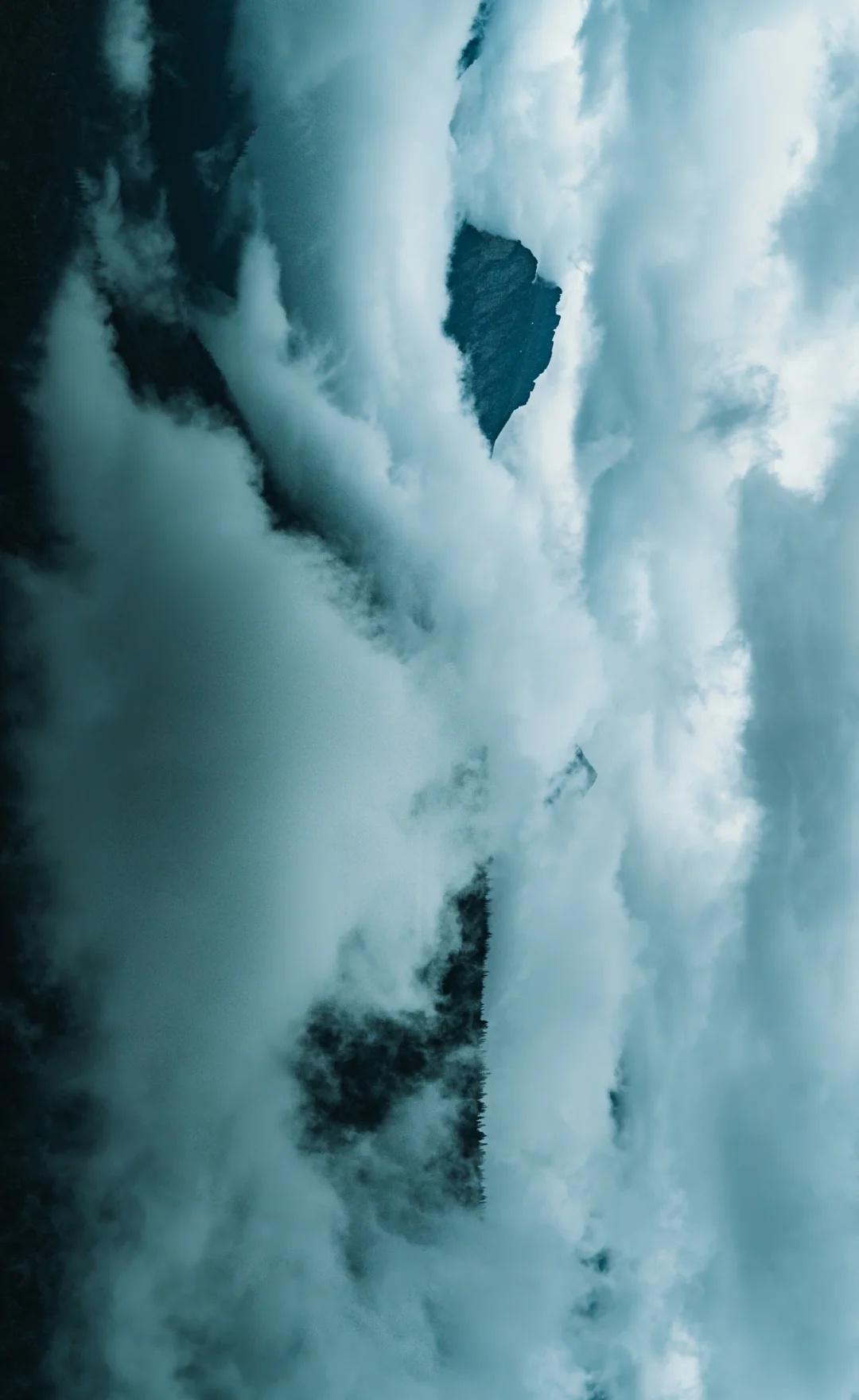 📷雾里藏山📍冰川国家公园任何天气都有非常好看的角度。风光摄影自驾探索