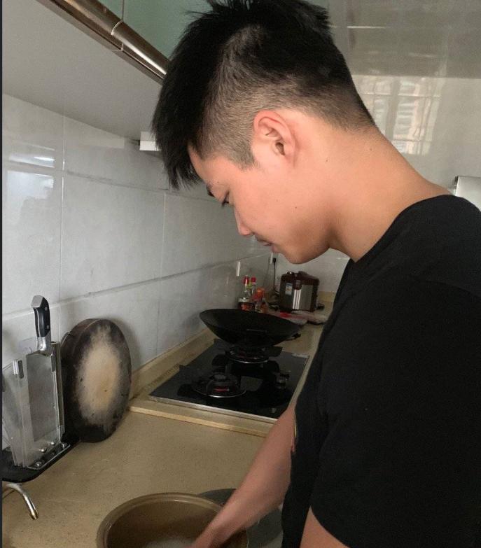 女人养男人？真相扎心！3000万女性沉默，这才是婚姻最残酷的博弈…你说现在女人