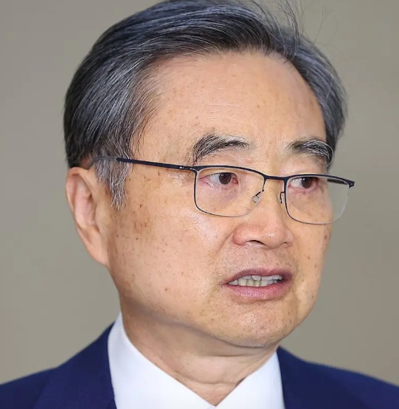 韩国外长：警惕中国崛起。据俄罗斯卫星通讯社报道，8月3日，韩国外交部长官赵显在