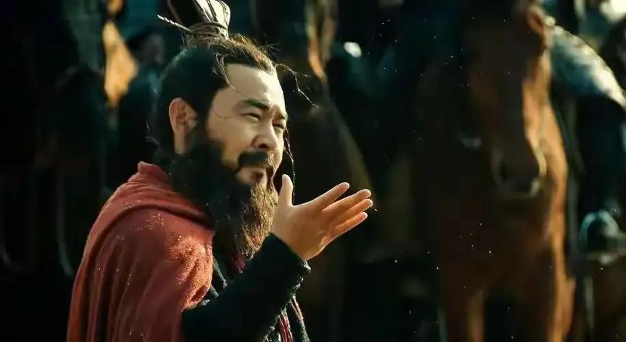 曹操雄才大略，他的很多做法值得我们去学习。我小的时候喜欢刘备，认为刘备是好人，