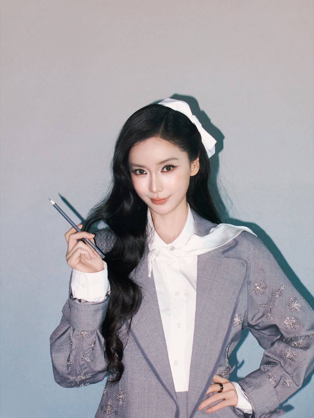 angelababy｜杨颖你是我的山川坎坷，你是我的江河澄澈；你是我的分寸隔