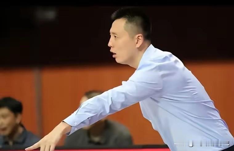 112-83卢伟给邱彪好好的上了一课！赢了山东整整29分，如果不是过早的换成全