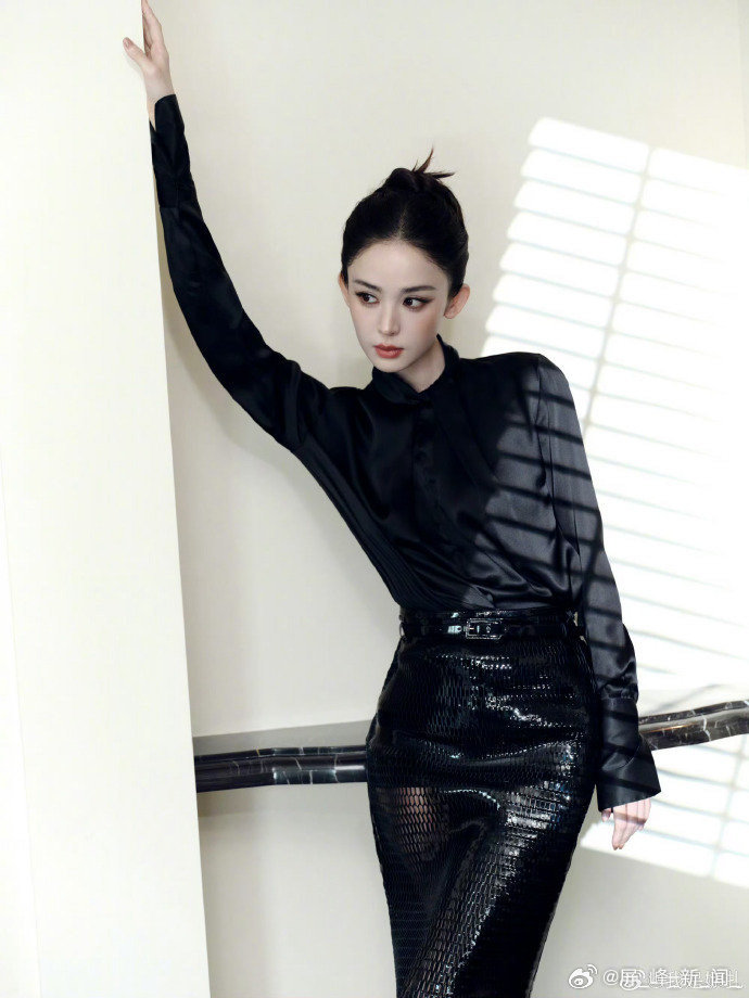 娜扎脸就是权威娜扎大光明都这么精致能把大光明驾驭得如此惊艳，也就只有娜扎了。利