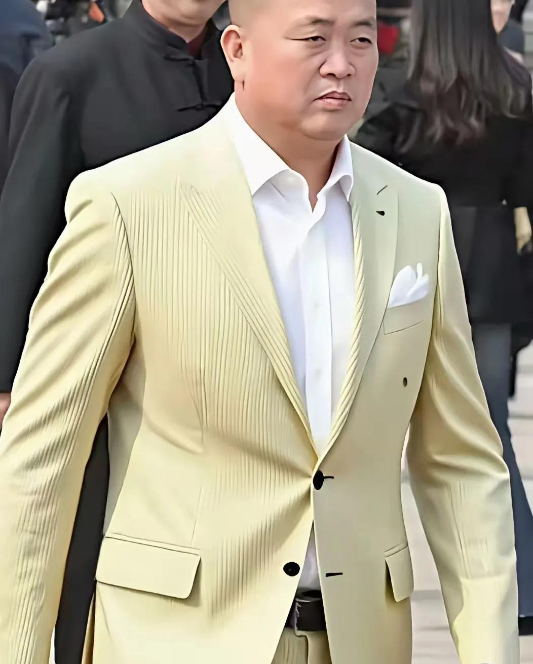 释永信放下股权后或许更自在了。他不再需要签少林无形资管的文件，也无需回应商业纠