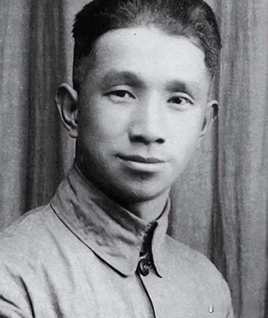 淮海战役论功劳，饶书记和谭副政委不可忽视。陈老总说，淮海战役是人民用小推车推出