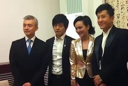 四位能猜出来两位的，就是高手了，其中有二位是著名演唱家，二位是主持人，你认出来了