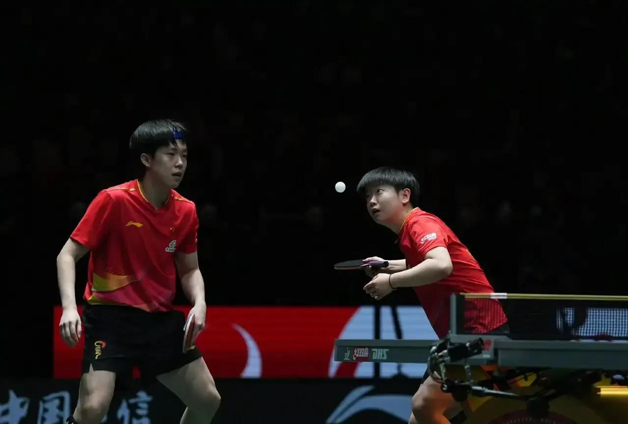 莎头，气定赢首局!这是混团世界杯第一场混双的角逐：对方韩国率先变化组合
