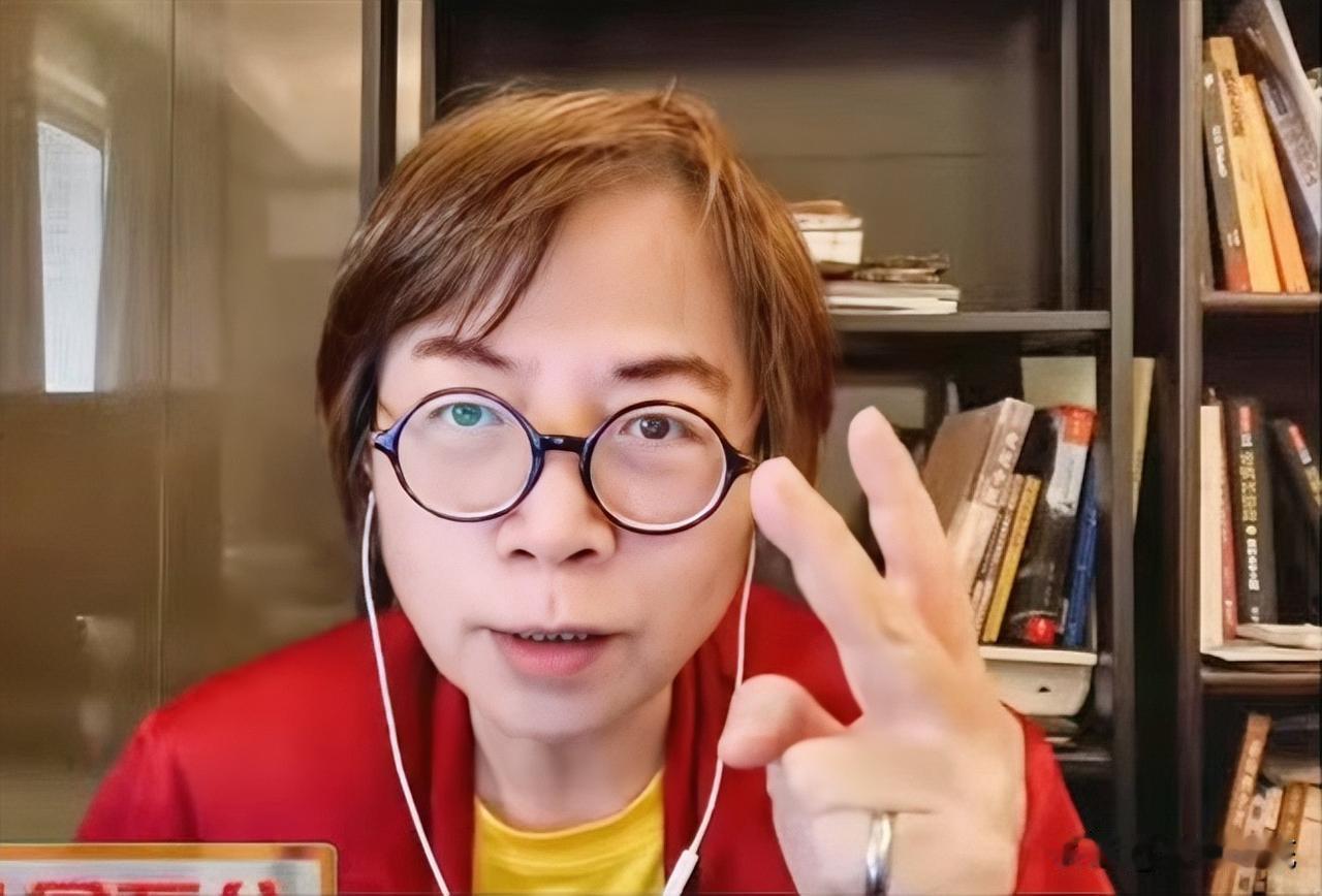 黄智贤讽刺馆长“风吹两面倒”针对台北市长选战，媒体人黄智贤昨天（12日）在节