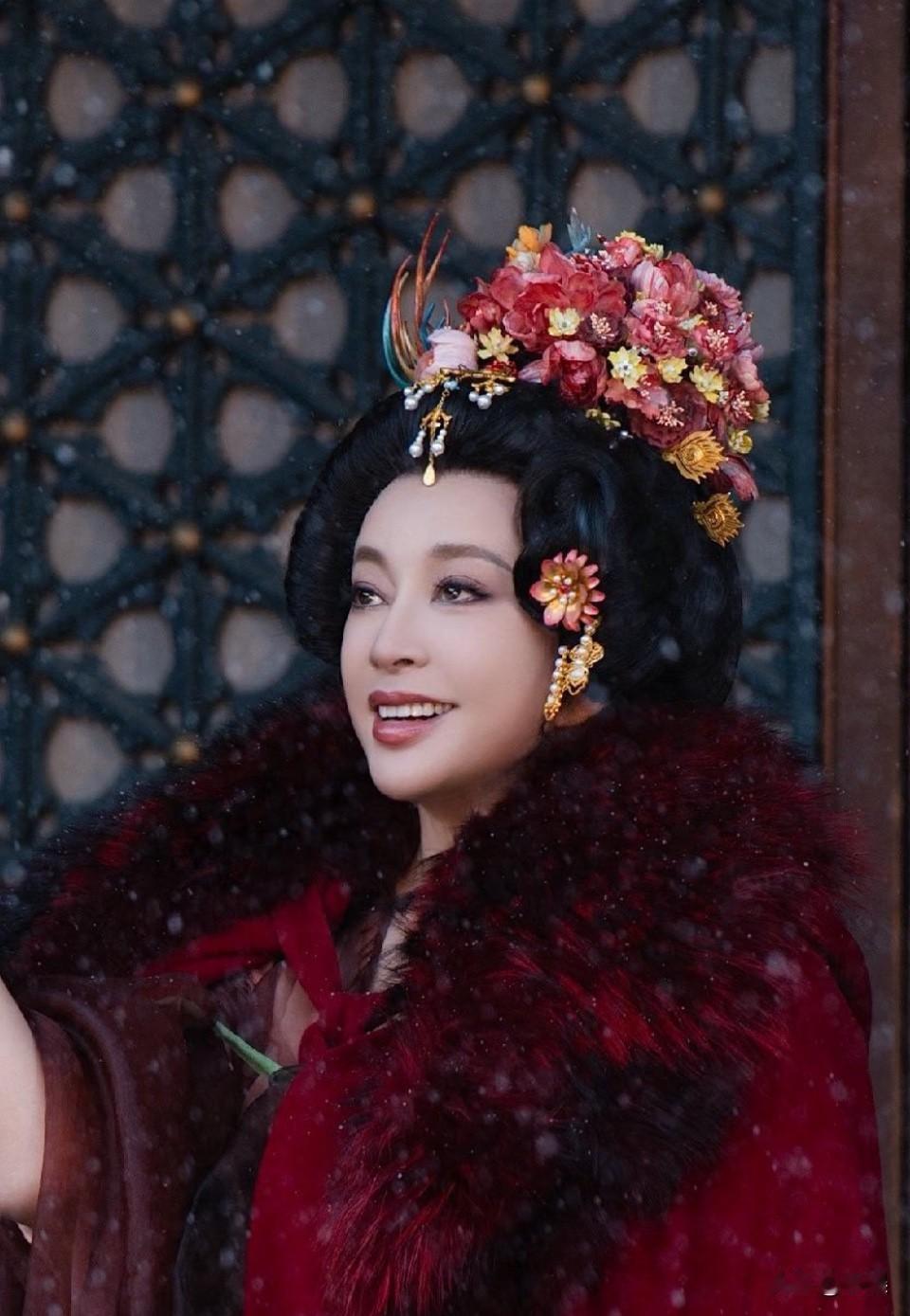 短剧《武则天传奇》，庆奶这妆造也太好看了吧！挺好的，庆奶有活力只要她想演就让她