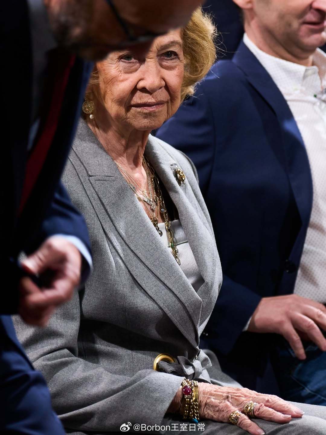 西班牙王室4月7日，索菲亚王后复工，出席西班牙古典广播电台成立60周年庆典。古