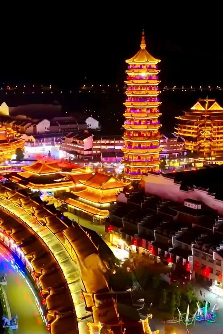 太湖龙之梦乐园绝对是长三角旅游度假区的标杆了，你想要找到的玩法这里都有。什么动物
