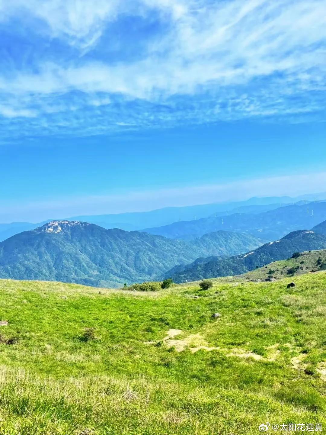 七夕出游这么玩七夕情书湖南郴州桂东，藏在大山里的清凉秘境。国内旅游高山草甸漫延