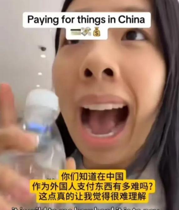 一位美国华人曾表示，中国的手机支付是最傻的事情，每次都需要掏出手机扫码，