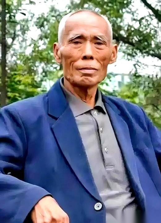 有个叫杨钦典的国民党特务，他手上，沾着8岁“小萝卜头”的血。可就在重庆解放前夜